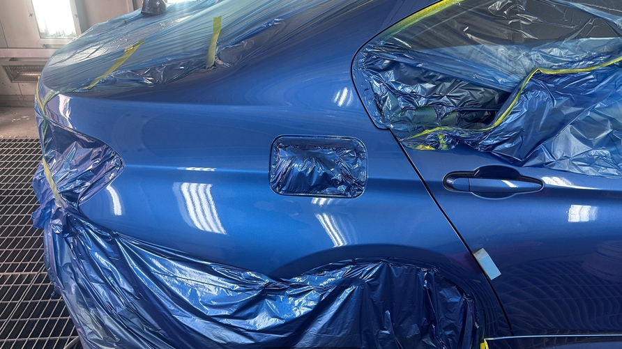 BMW 320i 신품 뒤범퍼 교체와 도색 작업 4번째 작업 사진 성수역