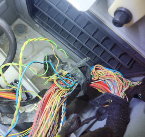 BMW X5 (E70) ECU 문제 없음, 배선 탈락으로 끊어진 배선 복원 수리 작업 사진 3 남양주시