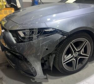 벤츠 CLS300d 앞 범퍼 파손, 앞 범퍼 교체 도색 수리