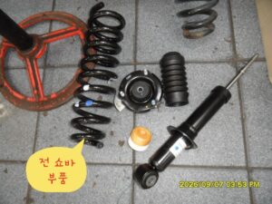 KGM 모하비 주행 중 철판음 발생,, 전 쇽업 쇼바 교환, 어퍼 컨트롤 암 교환